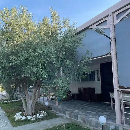 Sandra Hotel *